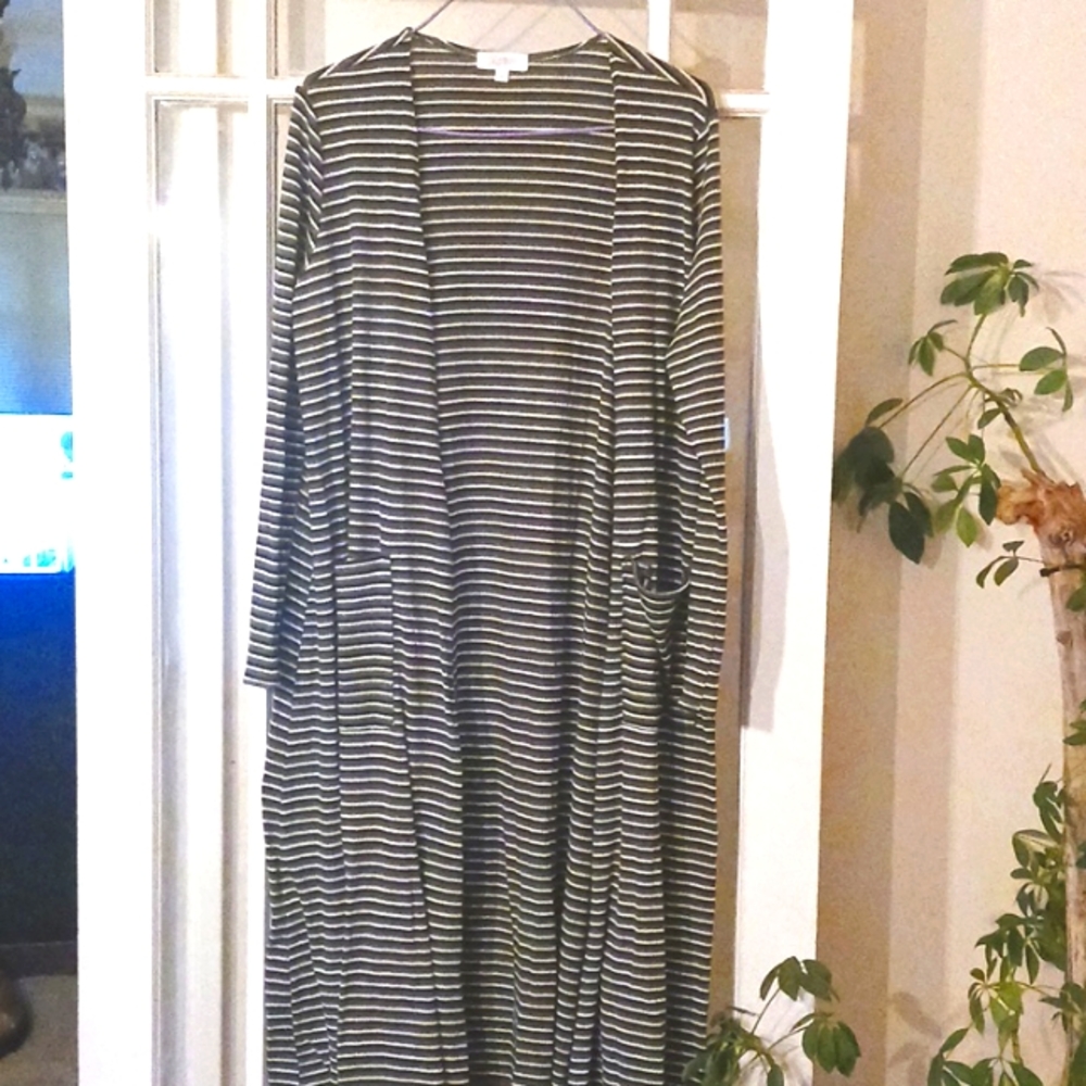 M LuLaRoe Sarah Cardigan